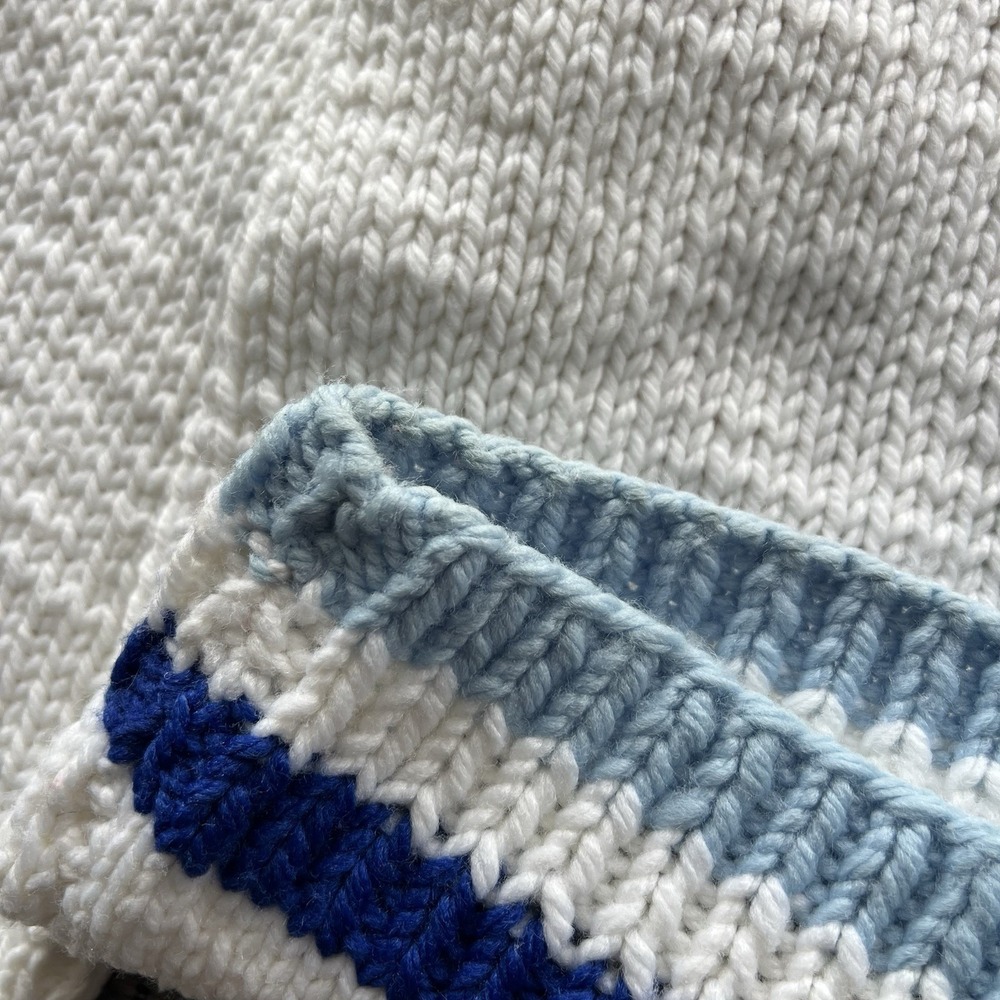 Vintage Blue Jays Cowichan Men's Medium White MLB Acrylic Hand Knit Cardigan - Picture 5 of 11